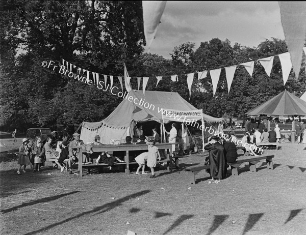 AT FETE FOR NEW SCHOOLS